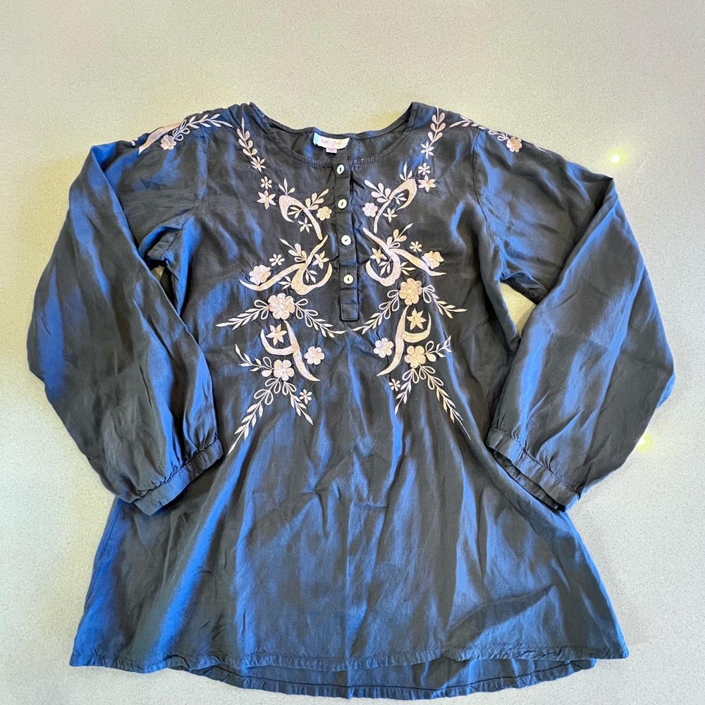 Embroidered on Front Shoulders & Back Boho Peasant top 1/4 Button Down Sz Large